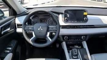 MITSUBISHI OUTLANDER 2025 MODEL YEAR 2.5L PETROL MIDLINE GRAY COLOR