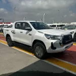 TOYOTA HILUX LIMITED 2.4L DIESEL 2026 MODEL YEAR 4X4 A/T WHITE COLOR - Thumbnail 3