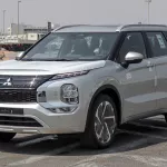 MITSUBISHI OUTLANDER 2025 MODEL YEAR 2.5L PETROL FWD SILVER COLOR - Thumbnail 3