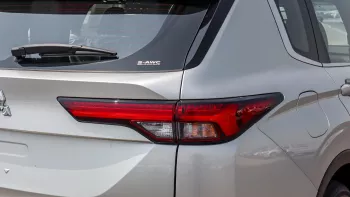 MITSUBISHI OUTLANDER 2025 MODEL YEAR 2.5L PETROL FWD SILVER COLOR