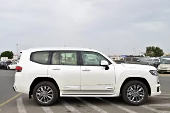 TOYOTA LAND CRUISER 300 VX+ 2025 MODEL YEAR WHITE COLOR EXTERIOR