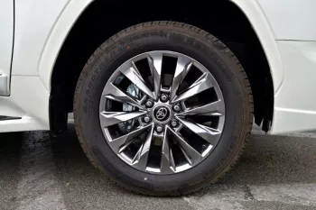TOYOTA LAND CRUISER 300 VX+ 2025 MODEL YEAR WHITE COLOR EXTERIOR