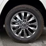 TOYOTA LAND CRUISER 300 VX+ 2025 MODEL YEAR WHITE COLOR EXTERIOR - Thumbnail 6