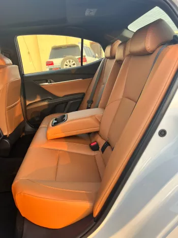 TOYOTA CAMRY 2.5L HYBRID 2025 MODEL YEAR WHITE COLOR