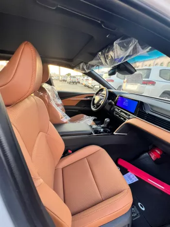 TOYOTA CAMRY 2.5L HYBRID 2025 MODEL YEAR WHITE COLOR