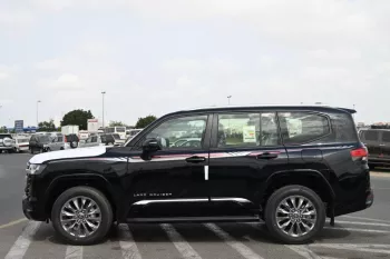 TOYOTA LAND CRUISER 300 GXR 2025 MODEL YEAR BLACK COLOR EXTERIOR