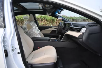 Toyota Camry 2.5L Hybrid FWD 2025 Model Year White Color Exterior