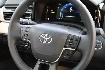 Toyota Camry 2.5L Hybrid FWD 2025 Model Year White Color Exterior