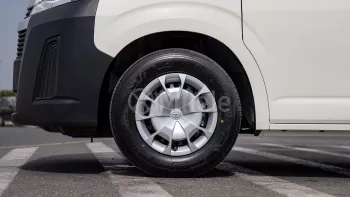 TOYOTA HIACE HR 3.5L PETROL 2025 MODEL YEAR WHITE COLOR