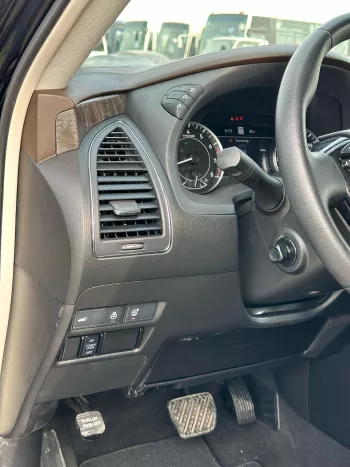 Nissan Armada Platinum 5.6l 2022 Model Year Black Color Exterior