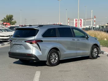 Toyota Sienna Hybrid 2.5l 2021 Model Year USA Specs Silver Color