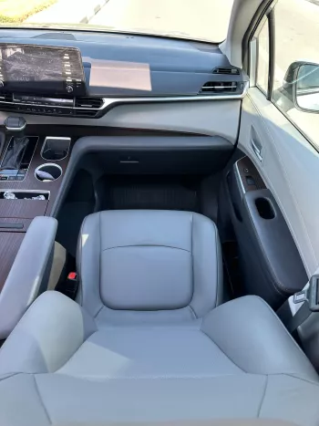 Toyota Sienna Hybrid 2.5l 2021 Model Year USA Specs Silver Color