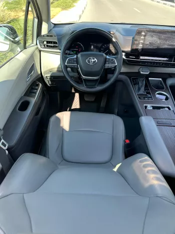 Toyota Sienna Hybrid 2.5l 2021 Model Year USA Specs Silver Color