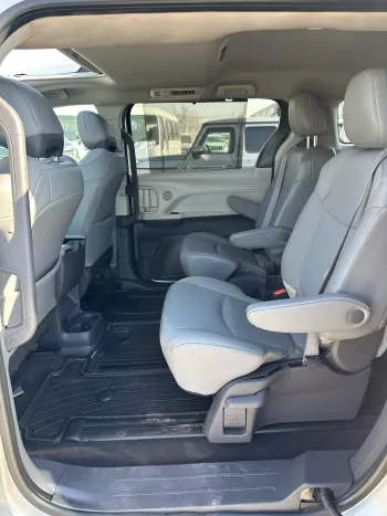 Toyota Sienna Hybrid 2.5l 2021 Model Year USA Specs Silver Color