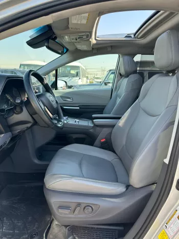 Toyota Sienna Hybrid 2.5l 2021 Model Year USA Specs Silver Color