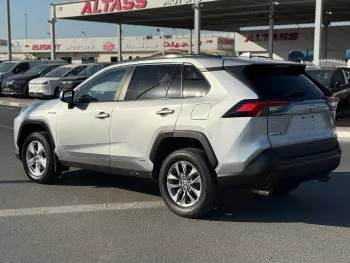 Toyota Rav4 LE Hybrid 2.5L V4 2019 Model Year Silver Color Exterior