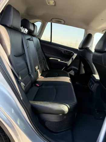 Toyota Rav4 LE Hybrid 2.5L V4 2019 Model Year Silver Color Exterior