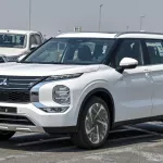 Mitsubishi Outlander High Line 2.5L 2025 Model Year White Color Exterior - Thumbnail 3