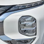 Mitsubishi Outlander High Line 2.5L 2025 Model Year White Color Exterior - Thumbnail 8