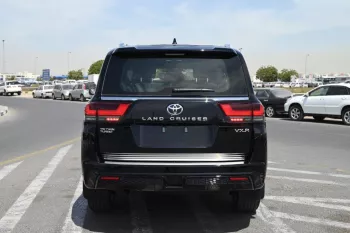 TOYOTA LAND CRUISER VXR 2025 MODEL YEAR DIESEL BLACK COLOR EXTERIOR
