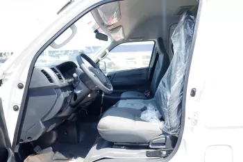 TOYOTA HIACE 2.5L DIESEL 15 SEATER HIGH ROOF STD MANUAL WHITE COLOR