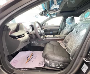 Genesis G90 Royal 3.5L 2025 Model Year Twin Turbo Premium Matt Gray Color
