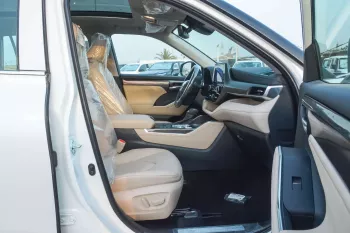 TOYOTA HIGHLANDER HYBRID 2.5L 2024 MODEL YEAR WHITE COLOR