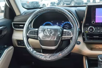 TOYOTA HIGHLANDER HYBRID 2.5L 2024 MODEL YEAR WHITE COLOR