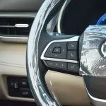 TOYOTA HIGHLANDER HYBRID 2.5L 2024 MODEL YEAR WHITE COLOR - Thumbnail 9