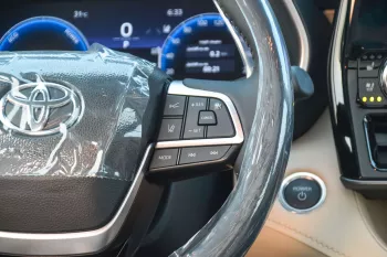 TOYOTA HIGHLANDER HYBRID 2.5L 2024 MODEL YEAR WHITE COLOR