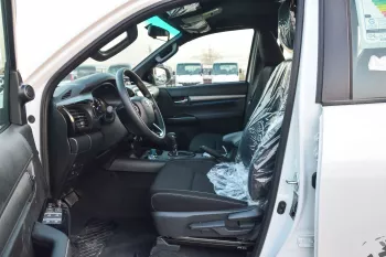 TOYOTA HILUX ADVENTURE 2025 MODEL YEAR PICKUP WHITE COLOR