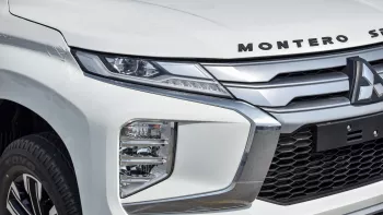MITSUBISHI MONTERO SPORT E60 2023 MODEL YEAR WHITE COLOR