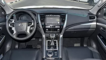 MITSUBISHI MONTERO SPORT E60 2023 MODEL YEAR WHITE COLOR