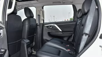 MITSUBISHI MONTERO SPORT E60 2023 MODEL YEAR WHITE COLOR