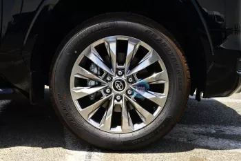 TOYOTA LAND CRUISER 300 GXR 2025 MODEL YEAR V6 3.5L PETROL BLACK COLOR
