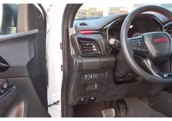 ISUZU D-MAX GT RG CREW 2024 MODEL YEAR 3.0L DIESEL PICKUP WHITE COLOR