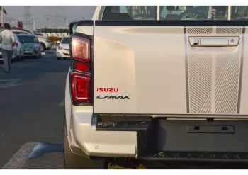 ISUZU D-MAX GT RG CREW 2024 MODEL YEAR 3.0L DIESEL PICKUP WHITE COLOR