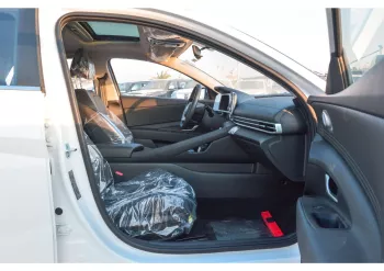 HYUNDAI ELANTRA 2025 MODEL YEAR 1.5L FWD PETROL SEDAN WHITE COLOR