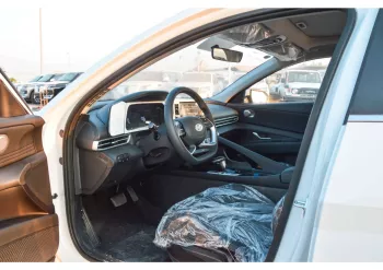 HYUNDAI ELANTRA 2025 MODEL YEAR 1.5L FWD PETROL SEDAN WHITE COLOR