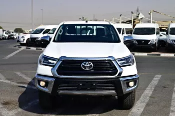 TOYOTA HILUX DOUBLE CAB SR5 2025 MODEL YEAR 2.7L PETROL WHITE COLOR