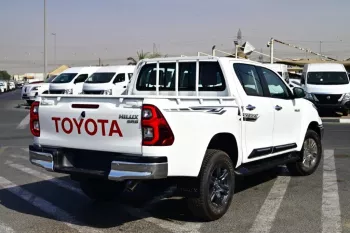 TOYOTA HILUX DOUBLE CAB SR5 2025 MODEL YEAR 2.7L PETROL WHITE COLOR