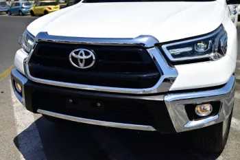 TOYOTA HILUX DOUBLE CAB PICKUP SR5 2025 MODEL YEAR PETROL WHITE COLOR