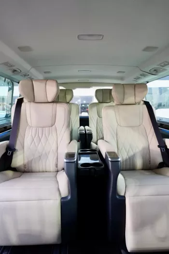 TOYOTA GRANVIA 3.5L PREMIUM 2025 MODEL YEAR GCC SPECS BLACK COLOR