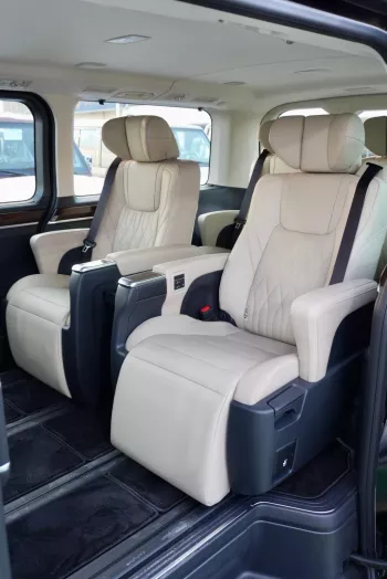 TOYOTA GRANVIA 3.5L PREMIUM 2025 MODEL YEAR GCC SPECS BLACK COLOR