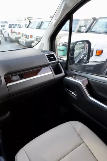 TOYOTA GRANVIA 3.5L PREMIUM 2025 MODEL YEAR GCC SPECS BLACK COLOR
