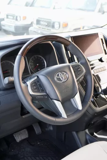 TOYOTA GRANVIA 3.5L PREMIUM 2025 MODEL YEAR GCC SPECS BLACK COLOR