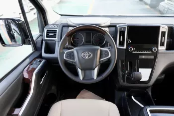 TOYOTA GRANVIA 3.5L PREMIUM 2025 MODEL YEAR GCC SPECS BLACK COLOR