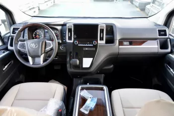 TOYOTA GRANVIA 3.5L PREMIUM 2025 MODEL YEAR GCC SPECS BLACK COLOR