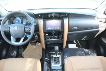 TOYOTA FORTUNER 2024 MODEL YEAR GX BASIC 2.7L PETROL 4WD BLACK COLOR