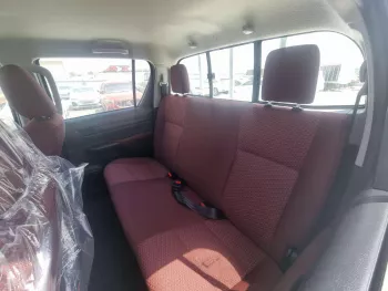 2025 Toyota Hilux DLX Double Cab (Basic-Option) 2.7L 4-Cyl Petrol A/T 4x4
